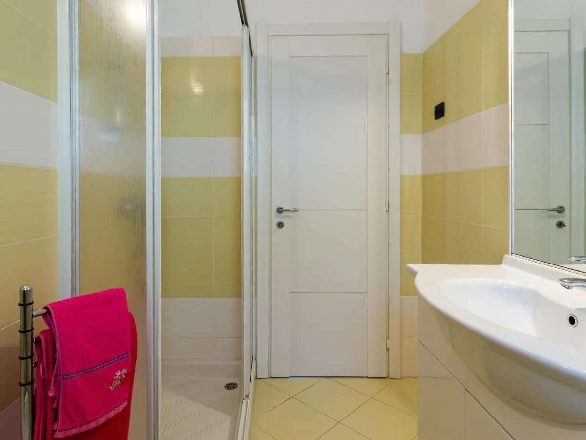 Apartment Elisabetta - Gla115 By Interhome Gera Lario